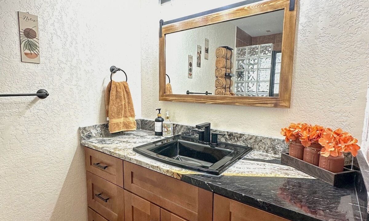 Photo of Bathroom in Uvalde County