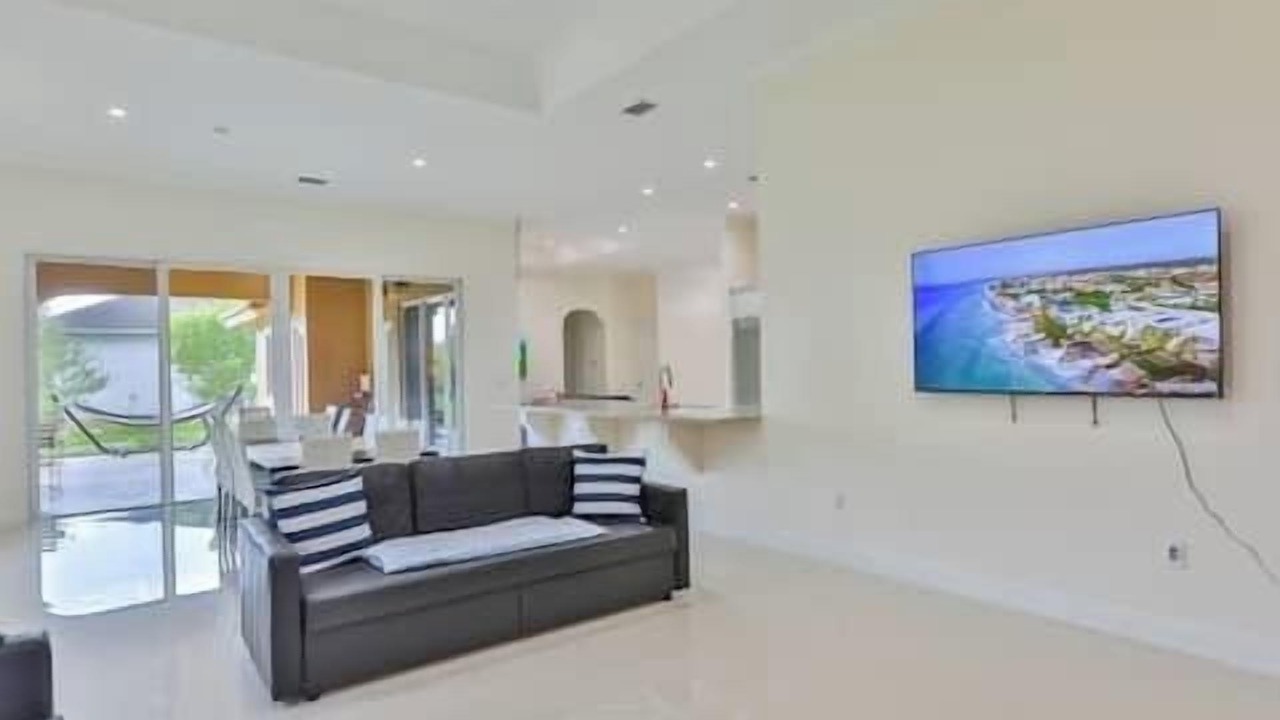 Photo of Livingroom in Davie