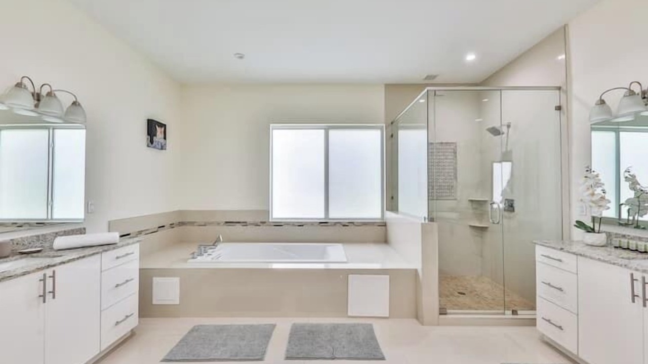 Photo of Bathroom in Davie
