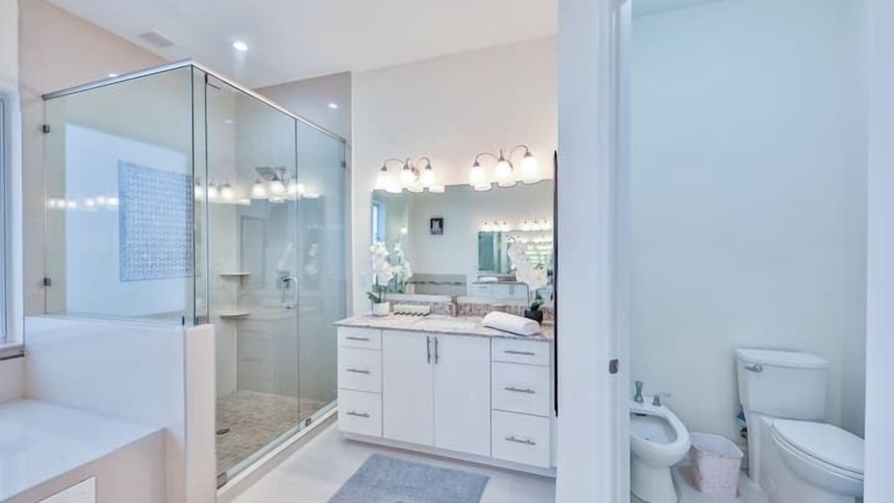 Photo of Bathroom in Davie