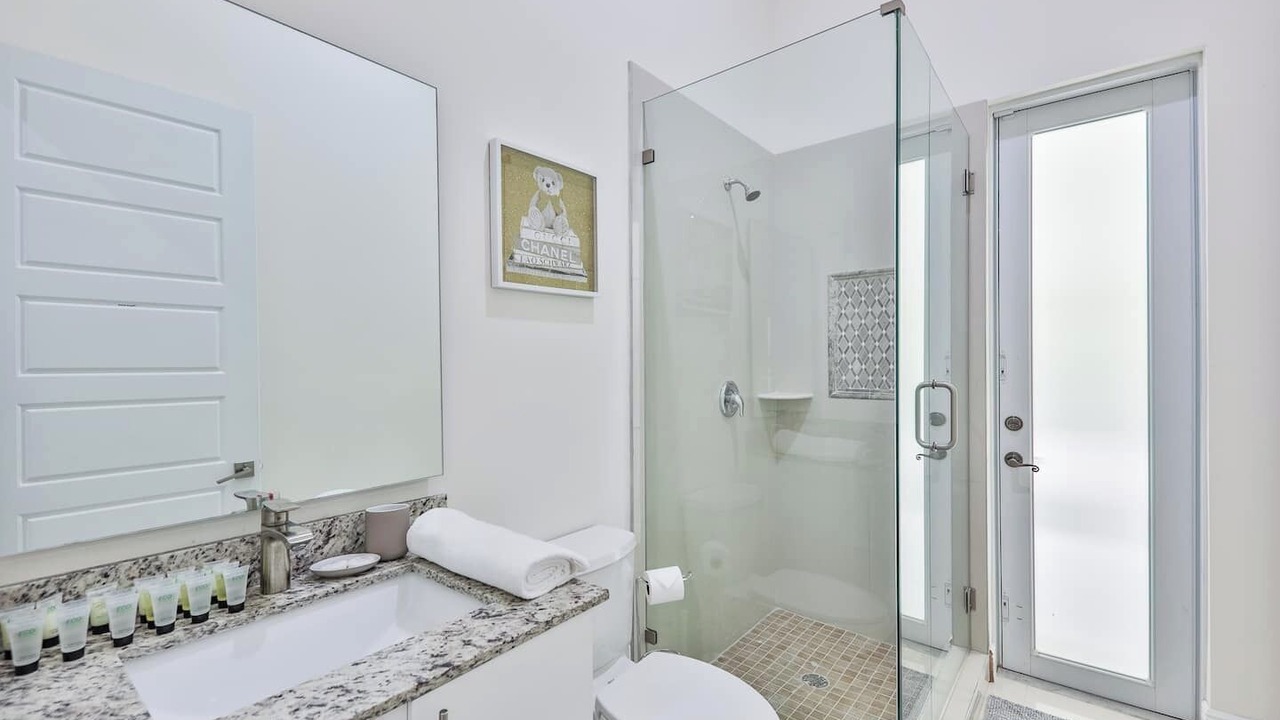 Photo of Bathroom in Davie