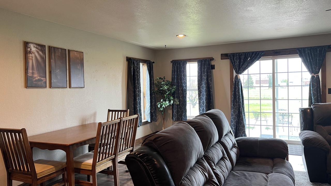 Photo of Livingroom in New Underwood