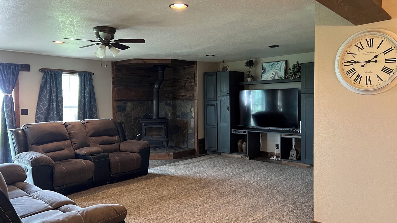 Photo of Livingroom in New Underwood