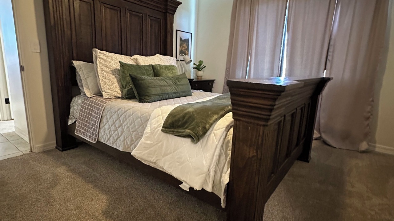 Photo of Bedroom in Thatcher