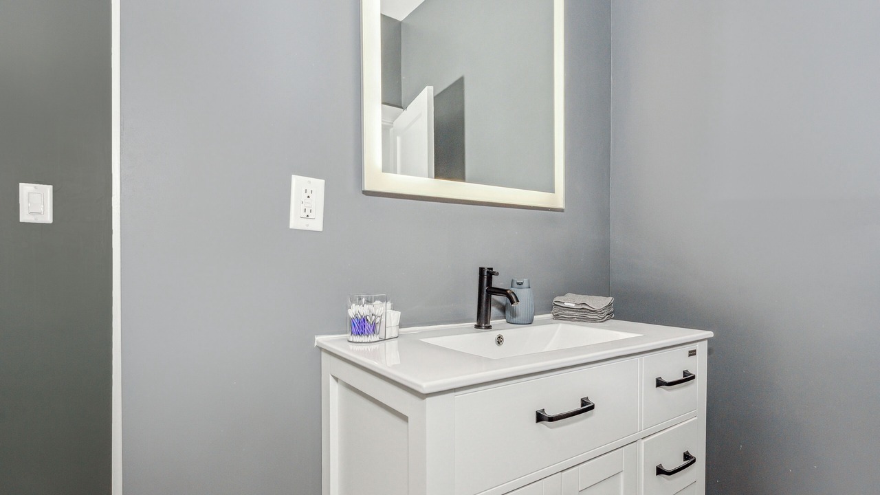 Photo of Bathroom in College Hill