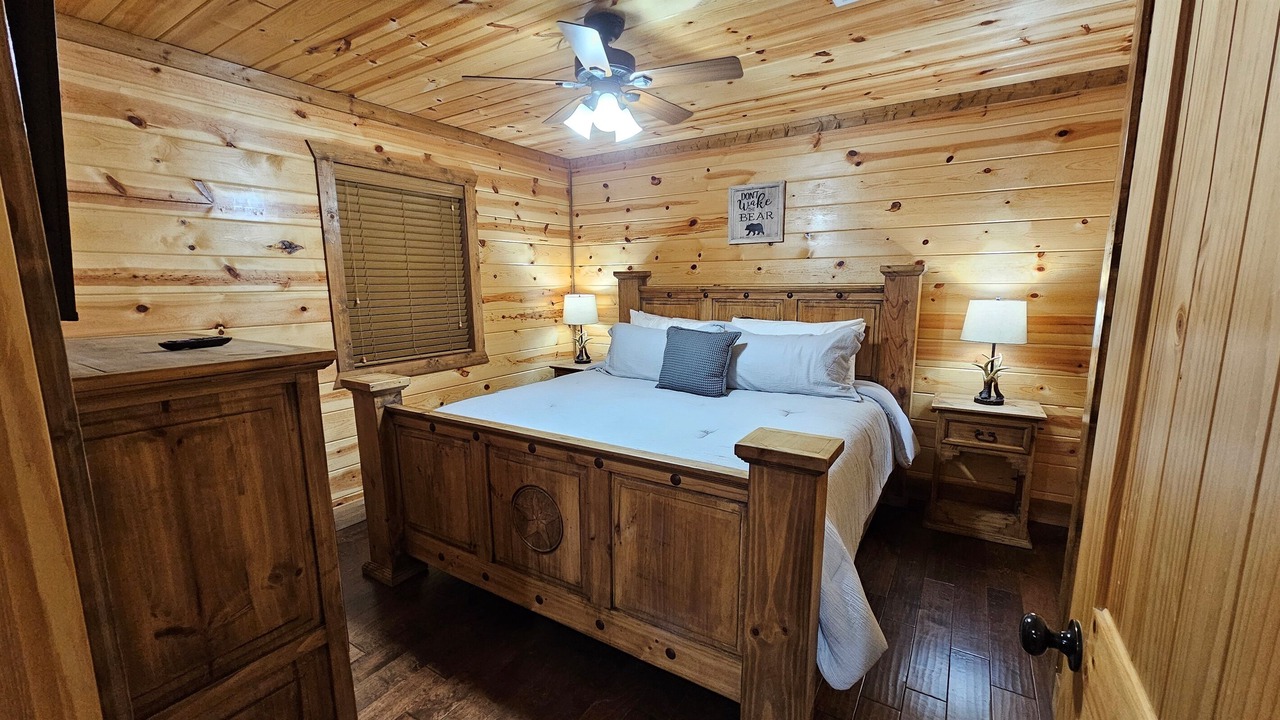 Photo of Bedroom in Hochatown
