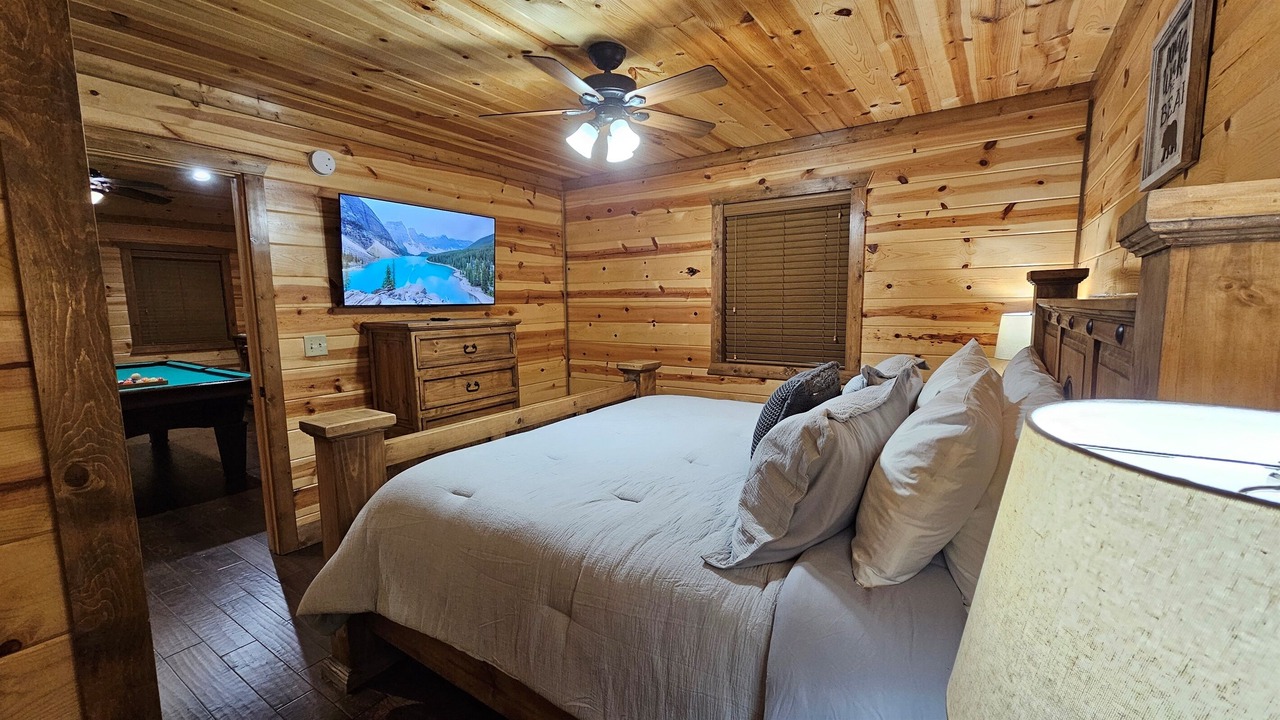 Photo of Bedroom in Hochatown