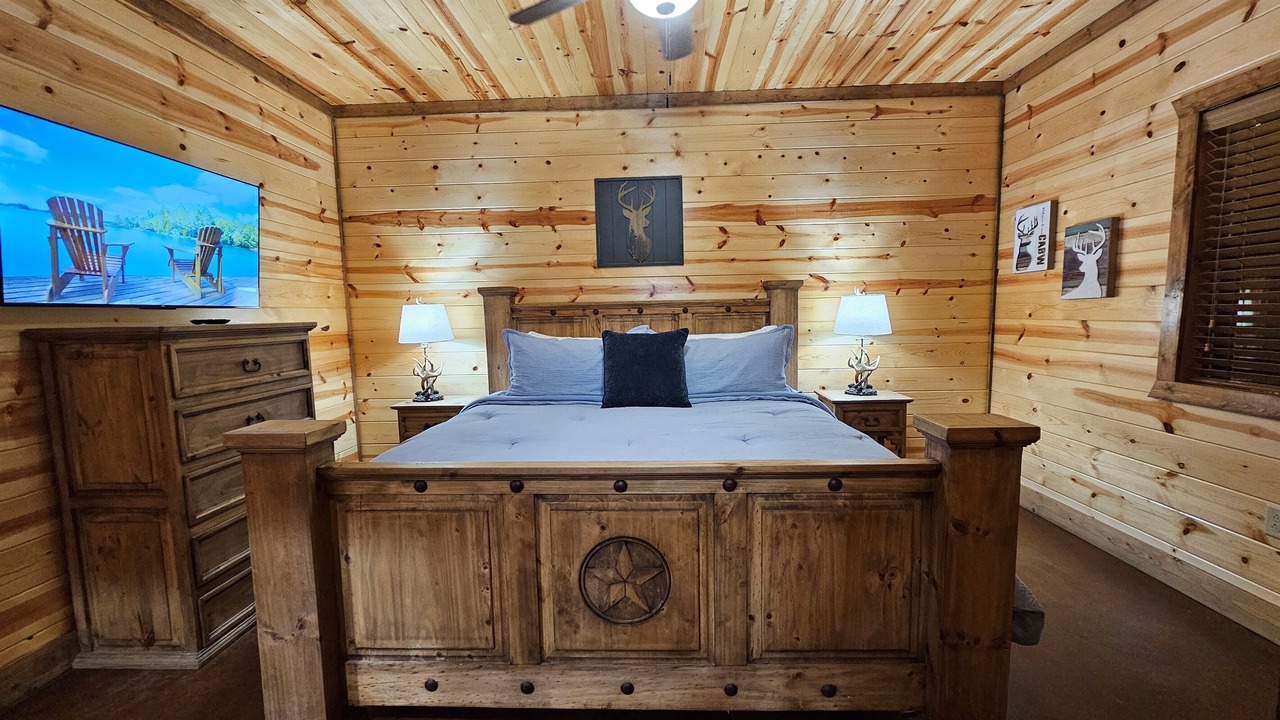 Photo of Bedroom in Hochatown