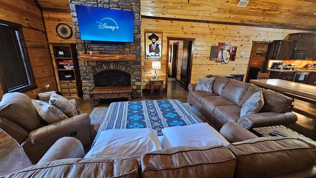 Photo of Livingroom in Hochatown