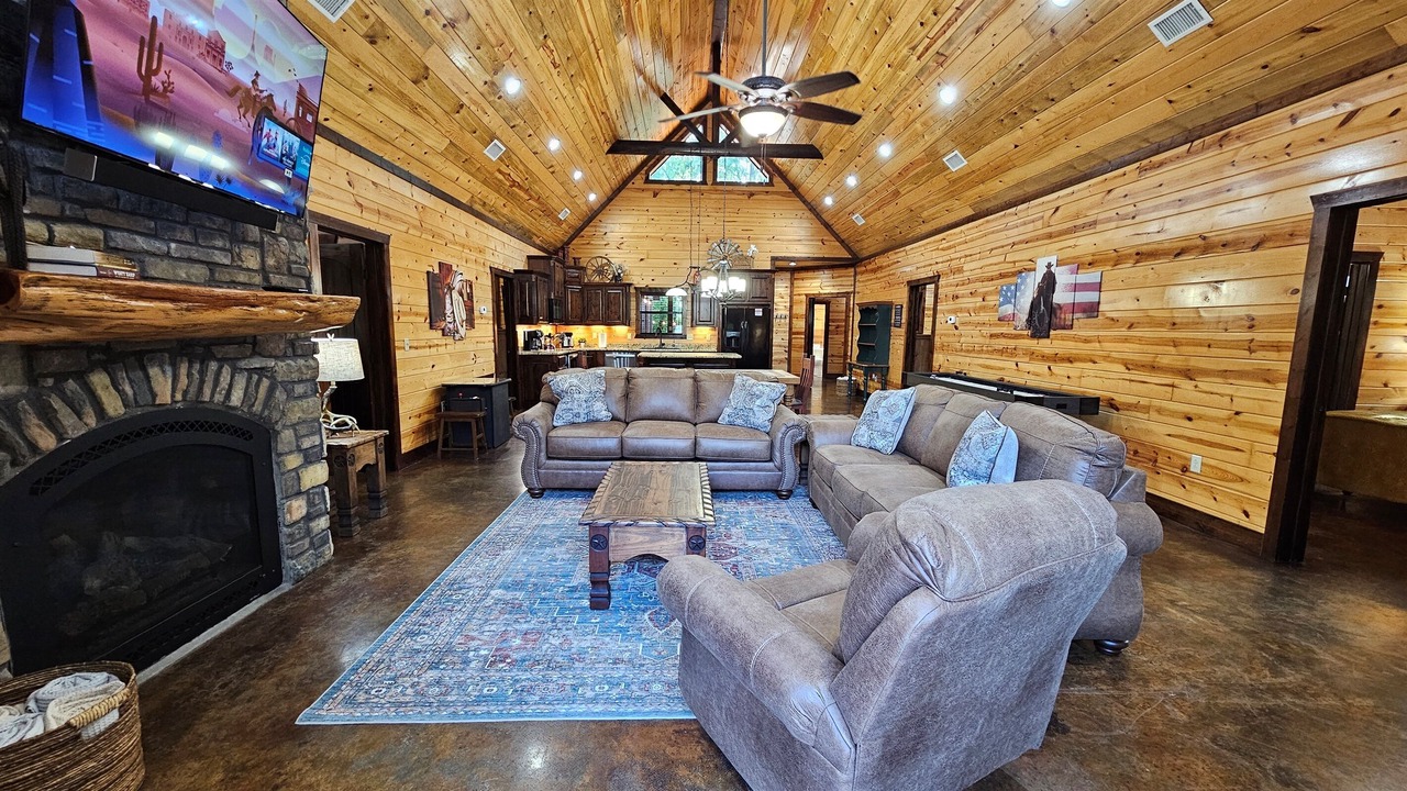 Photo of Livingroom in Hochatown