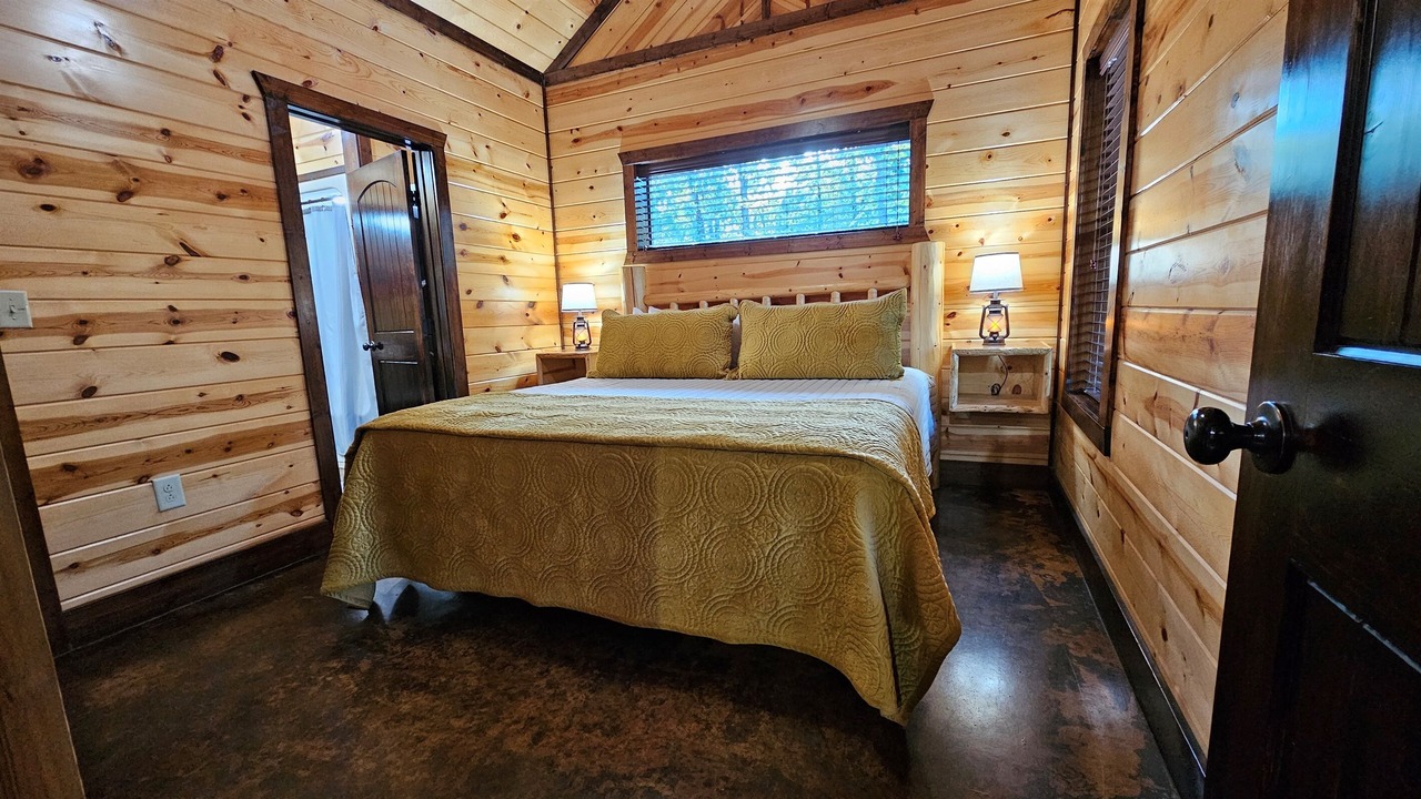 Photo of Bedroom in Hochatown