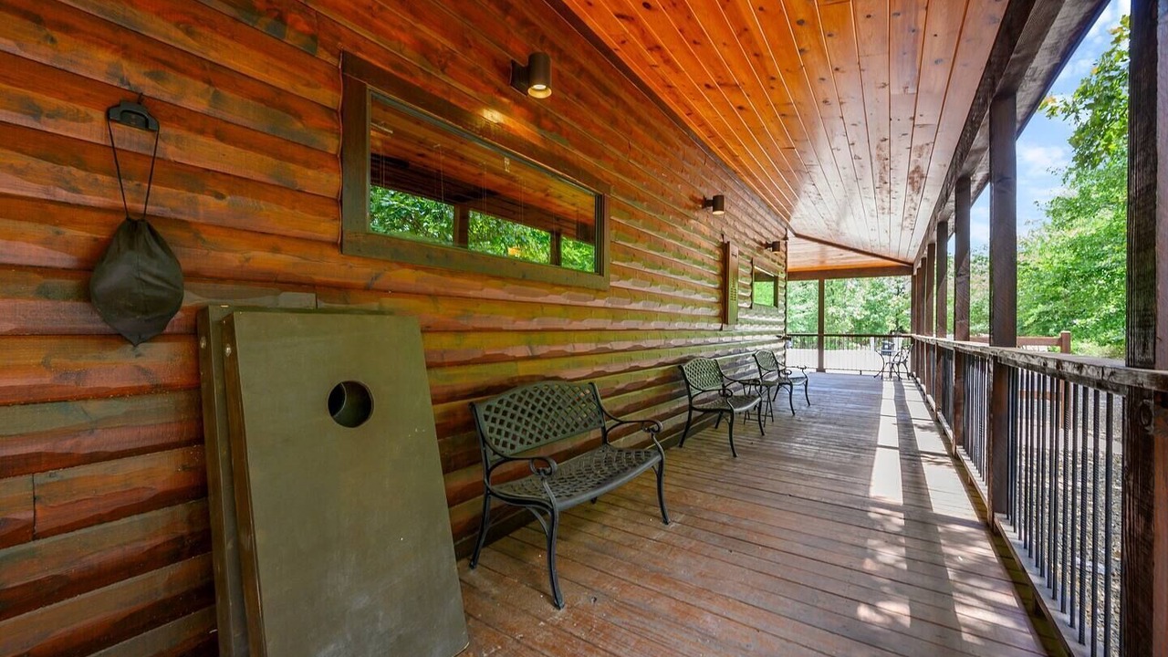 Photo of Patio Balcony in Hochatown