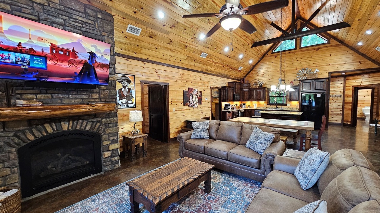 Photo of Livingroom in Hochatown