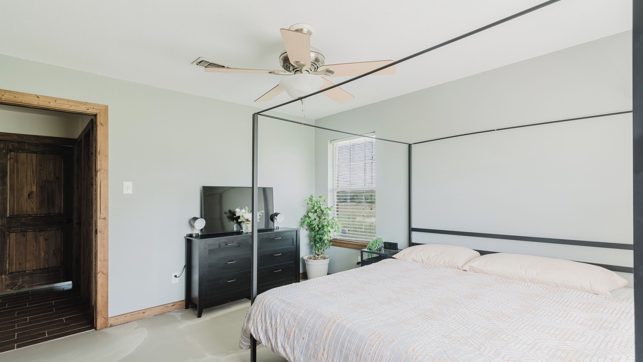 Photo of Bedroom in Wise County