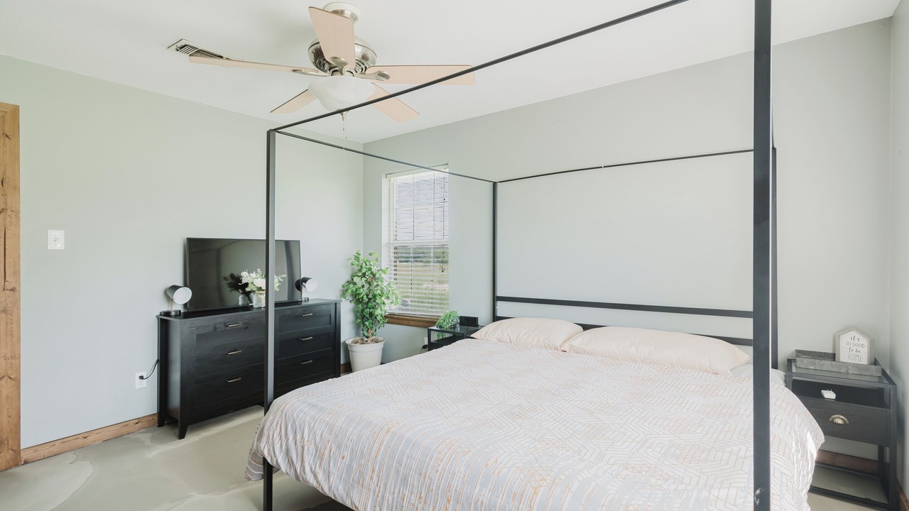 Photo of Bedroom in Wise County