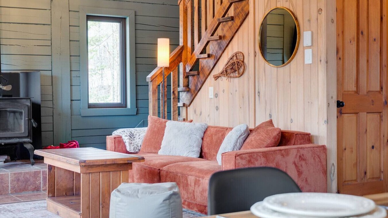 Photo of Livingroom in Amherst