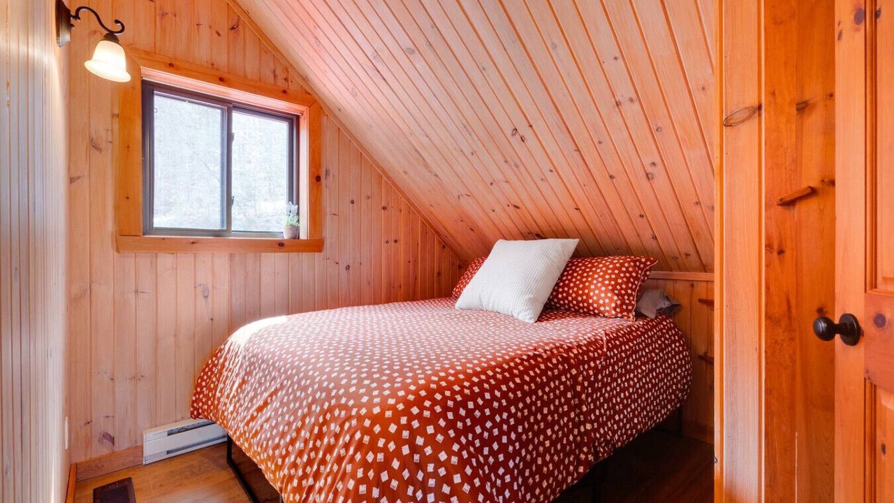 Photo of Bedroom in Amherst