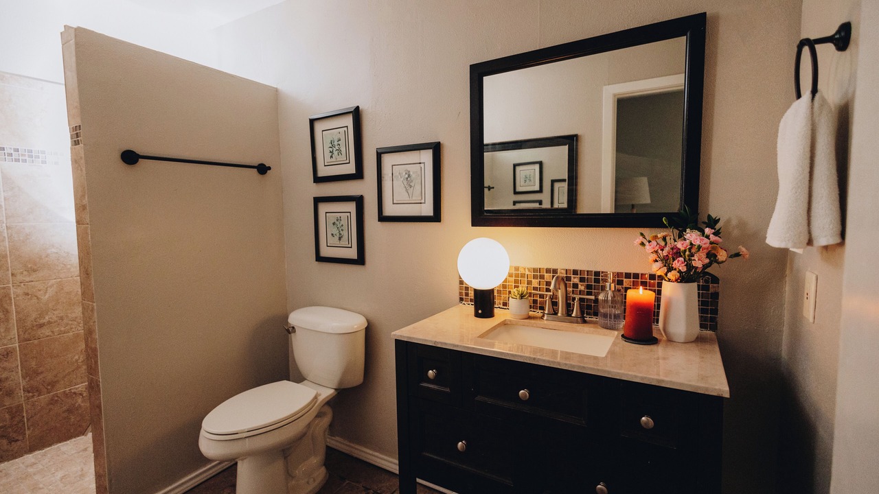 Photo of Bathroom in Point Venture