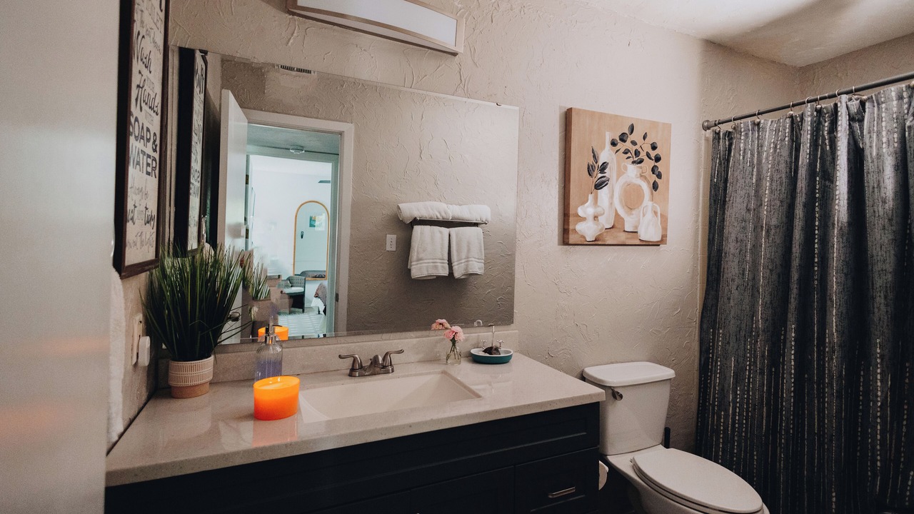 Photo of Bathroom in Point Venture