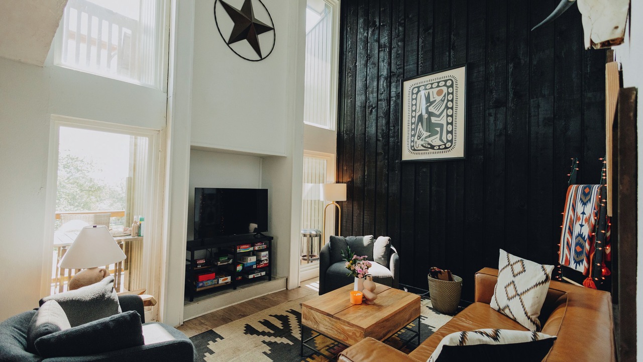 Photo of Livingroom in Point Venture