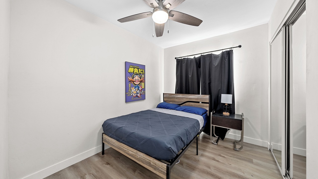 Photo of Bedroom in Lakeside