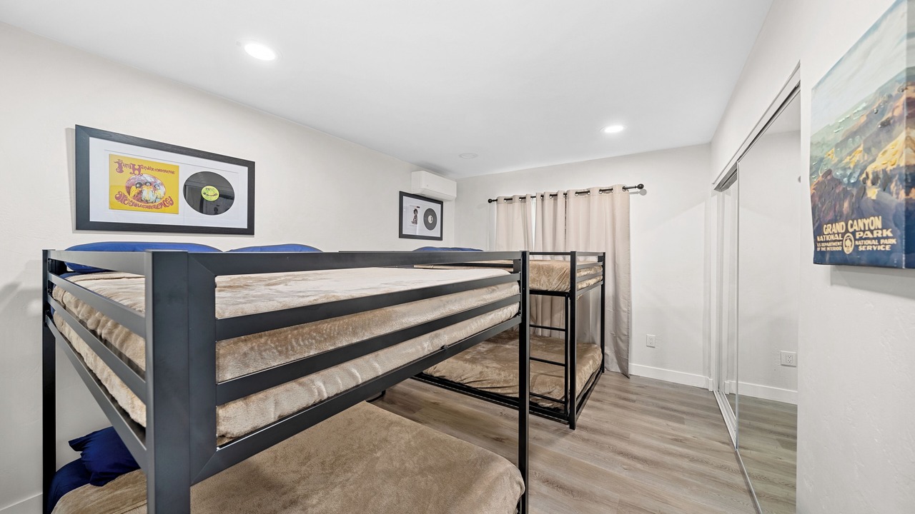 Photo of Bedroom in Lakeside