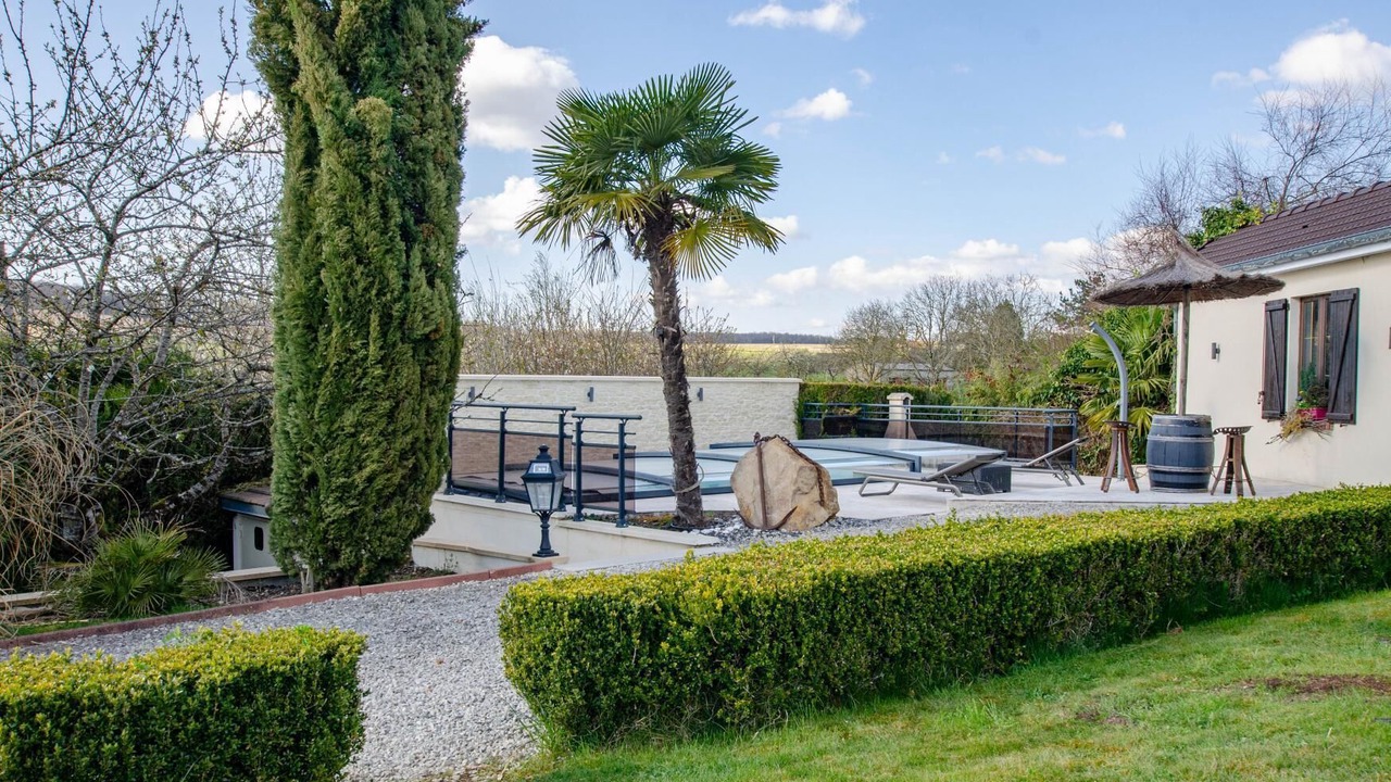 Photo of Outdoor in Arconville