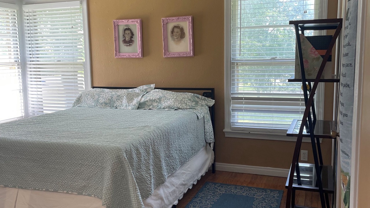 Photo of Bedroom in Flint