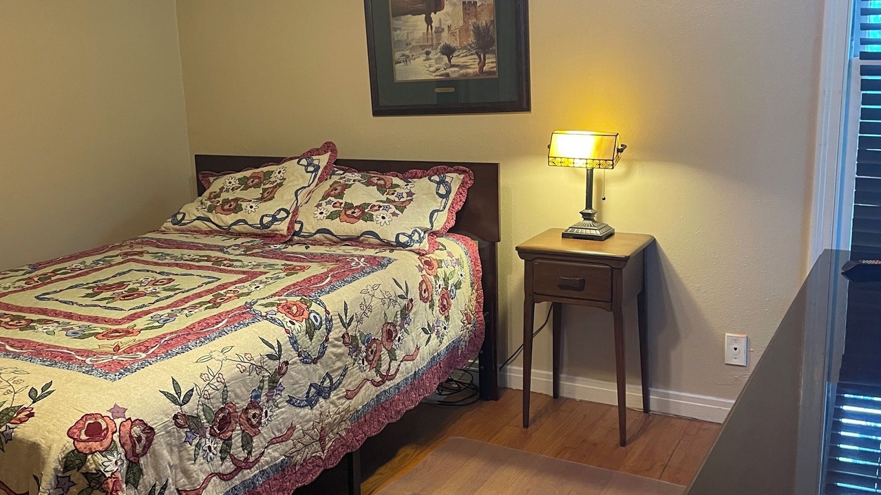 Photo of Bedroom in Flint