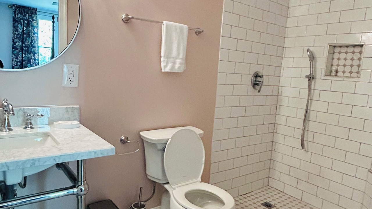 Photo of Bathroom in Jeanerette