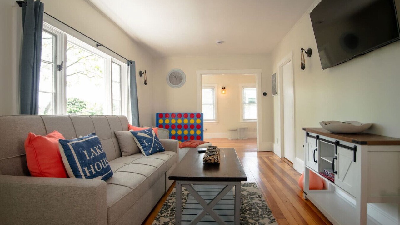 Photo of Livingroom in Billerica