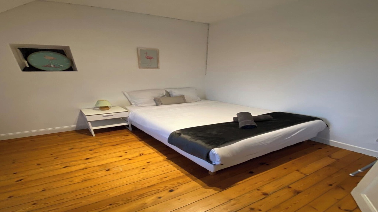 Photo of Others in Teille