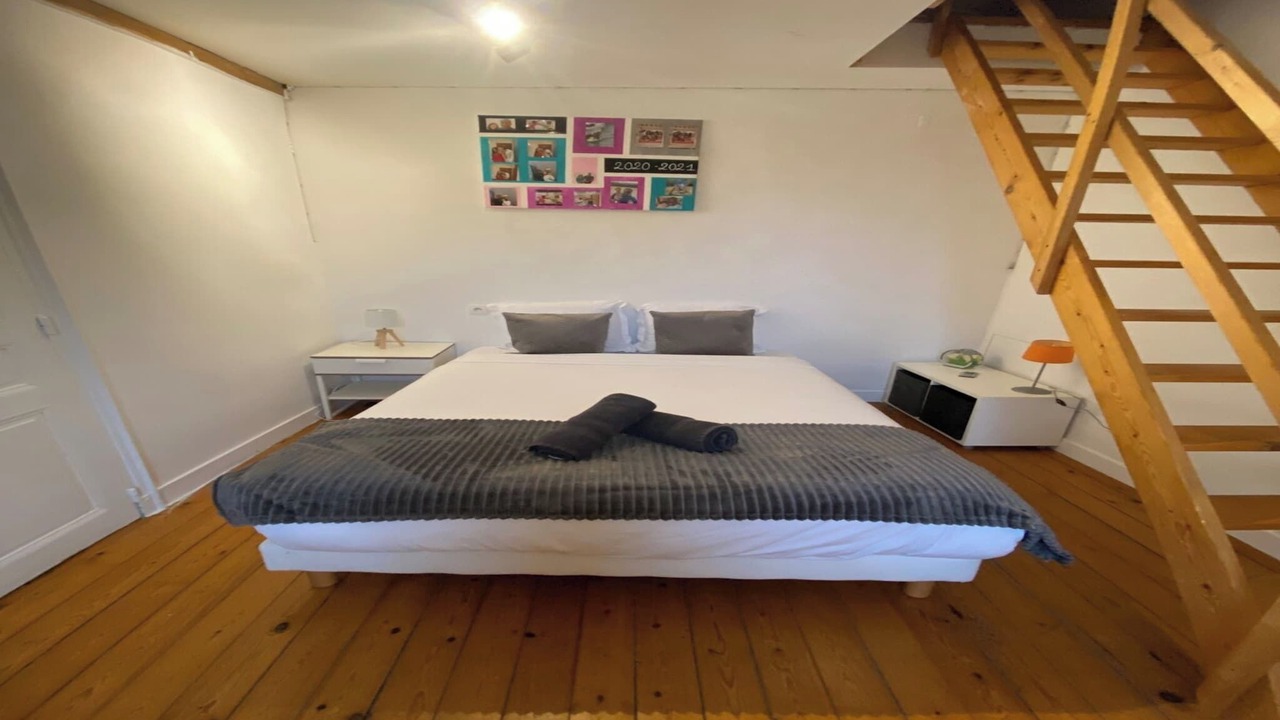 Photo of Others in Teille