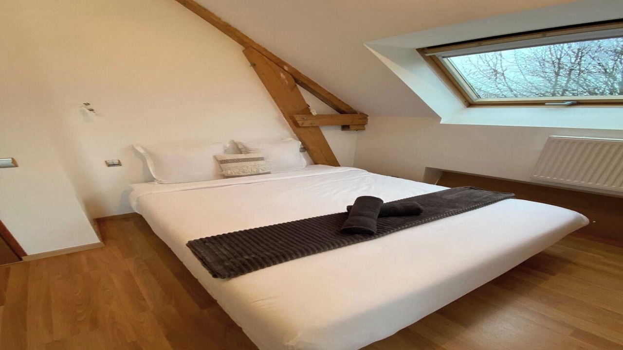 Photo of Others in Teille