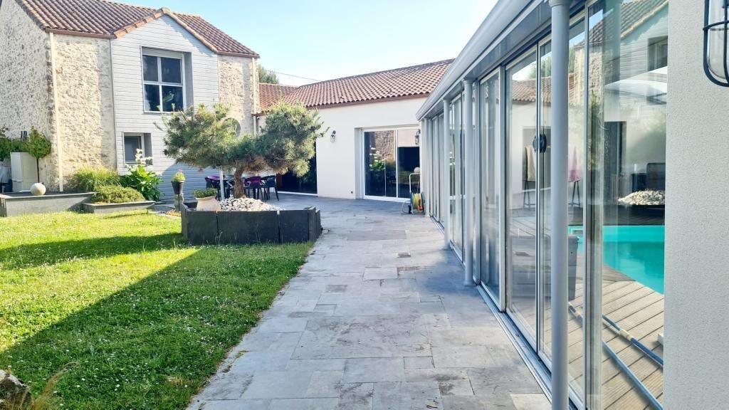 Photo of Patio Balcony in Aigrefeuille-sur-Maine