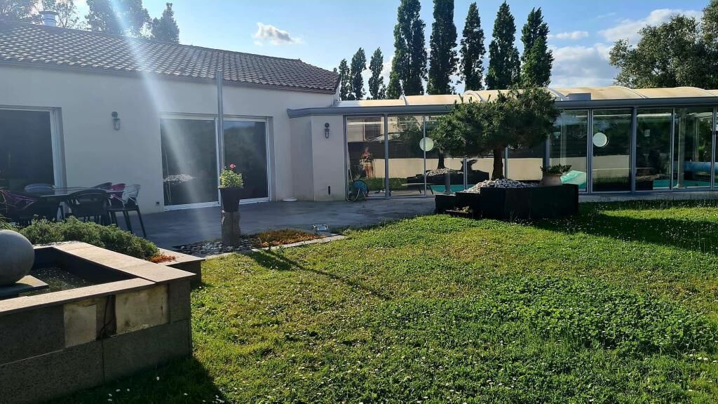 Photo of Patio Balcony in Aigrefeuille-sur-Maine