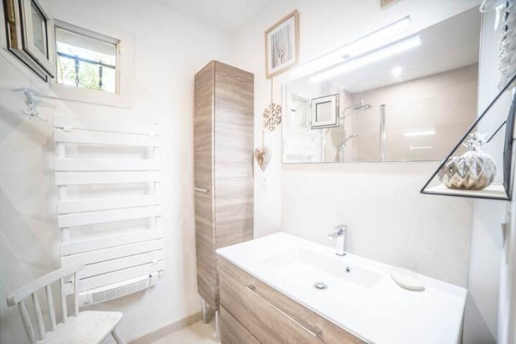 Photo of Bathroom in Lattes