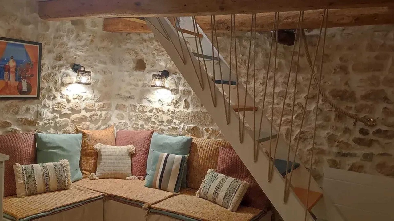 Photo of Livingroom in Avon