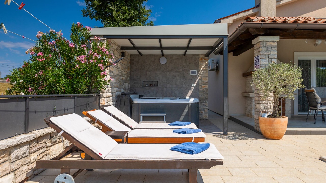 Photo of Patio Balcony in Melnica