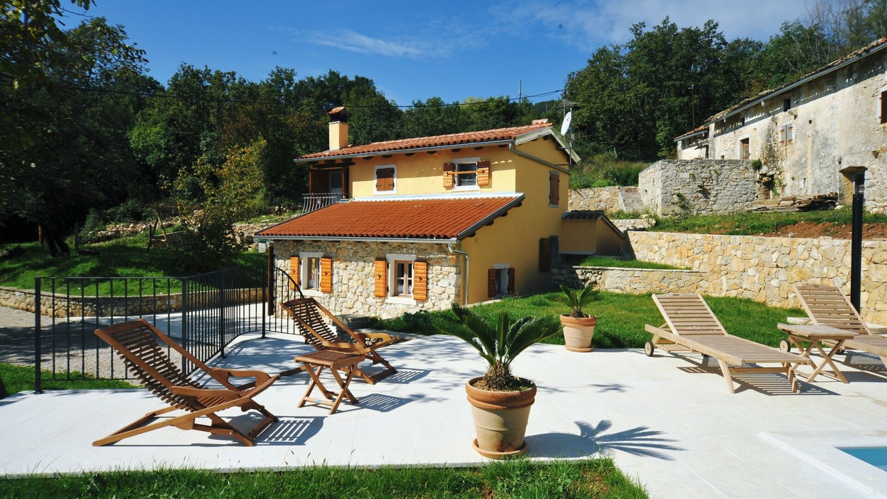 Photo of Patio Balcony in Sucici