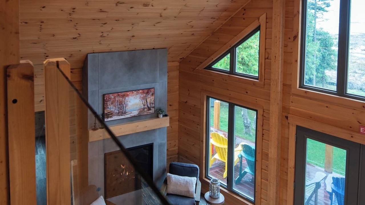 Photo of Livingroom in Colpoys Bay