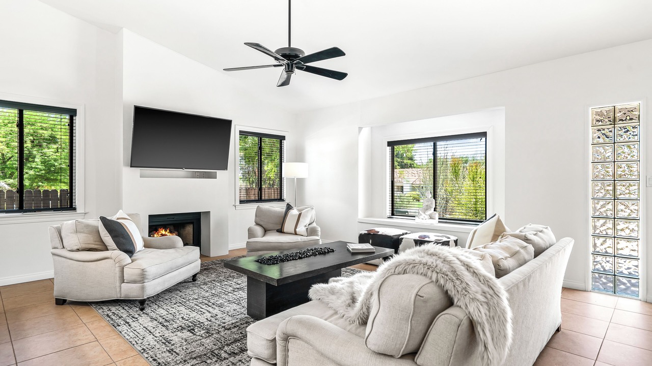 Photo of Livingroom in Magnesia Falls Cove
