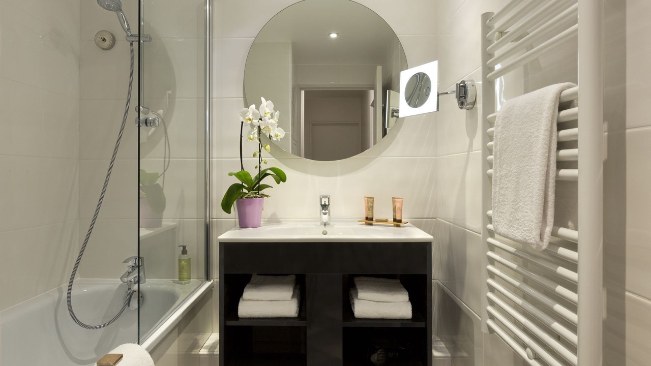 Photo of Bathroom in Porte-Dauphine