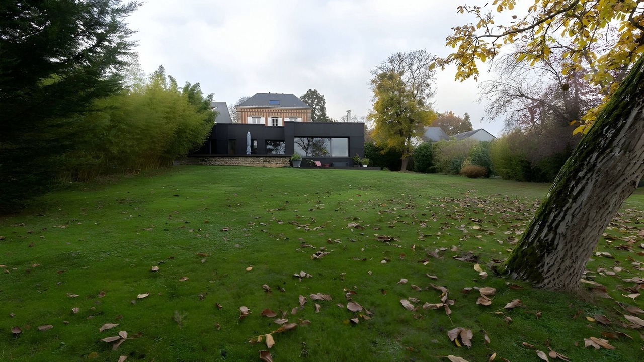 Photo of Outdoor in Le Mans