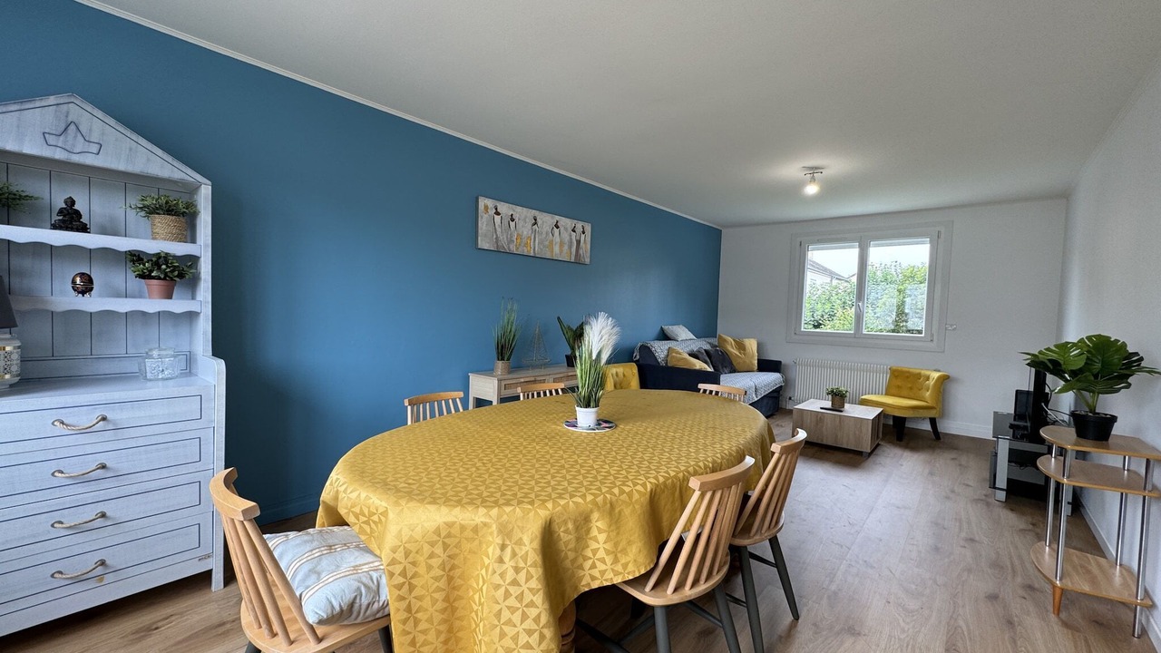 Photo of Livingroom in Miroir - Batignolles