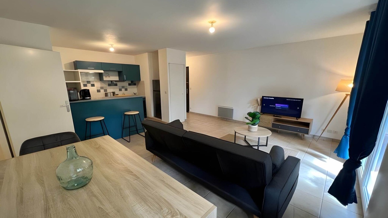 Photo of Livingroom in Pin - Vert Galant