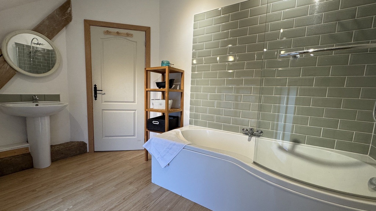 Photo of Bathroom in Aubigne-Racan