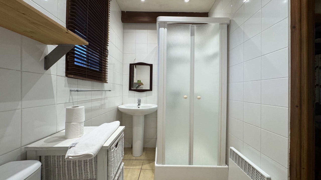Photo of Bathroom in Aubigne-Racan