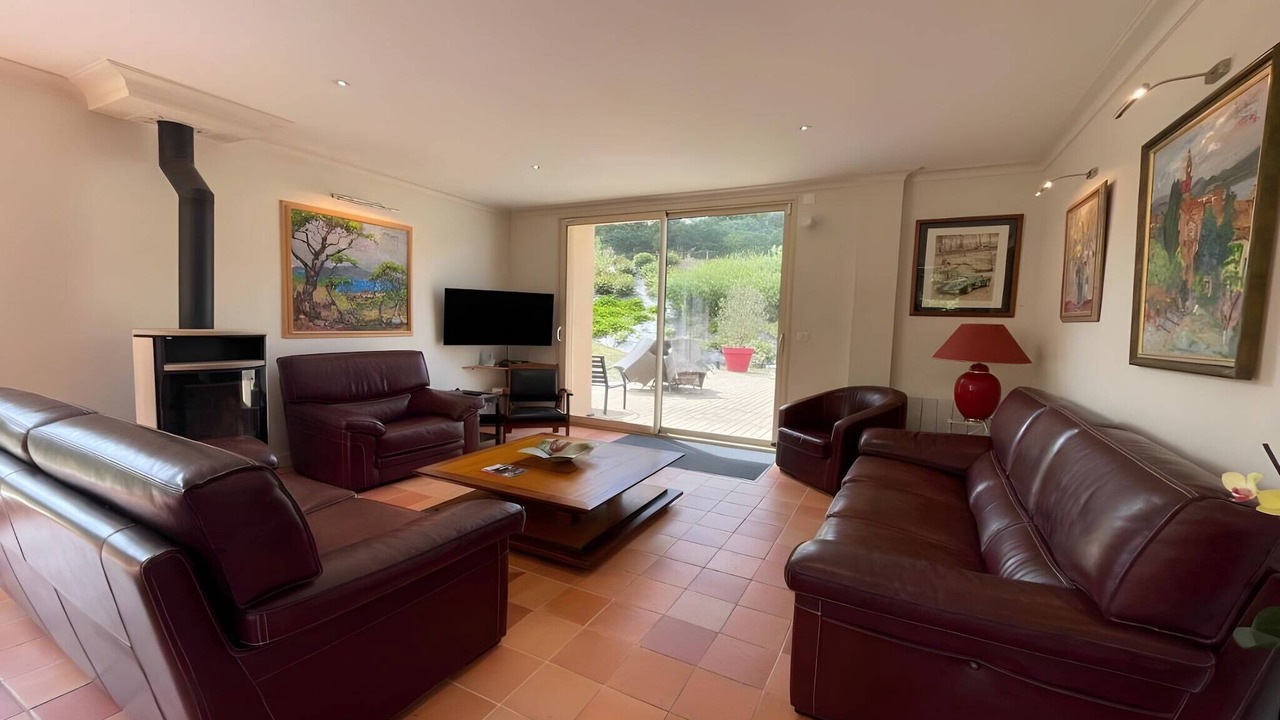Photo of Livingroom in Thoree-les-Pins