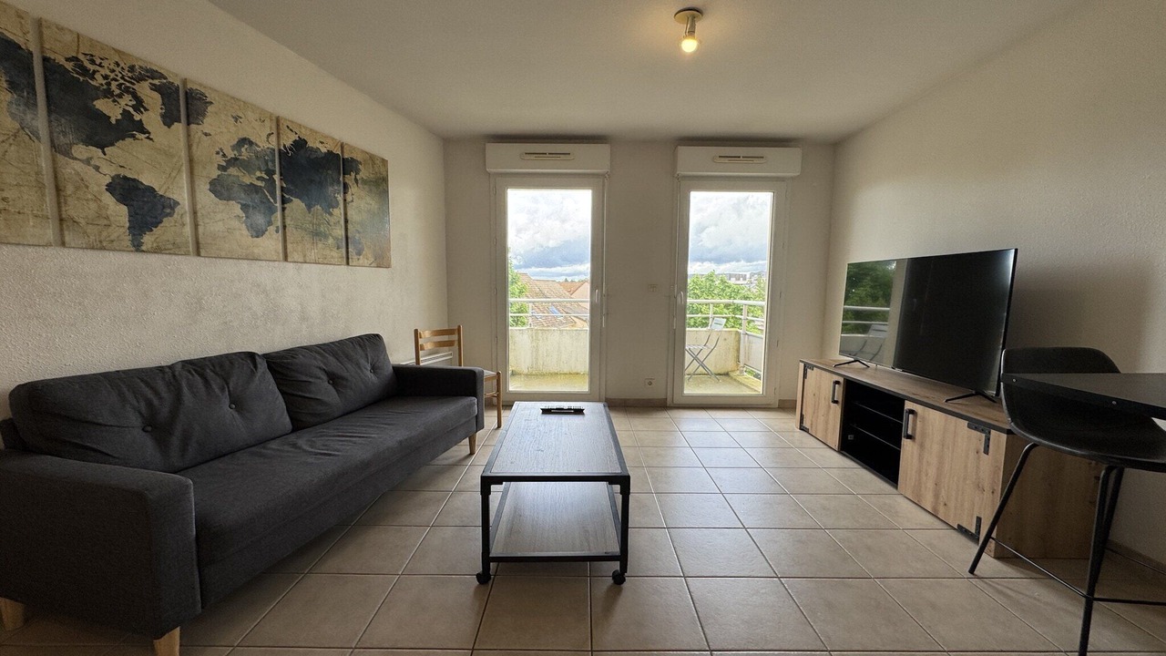 Photo of Livingroom in Pin - Vert Galant